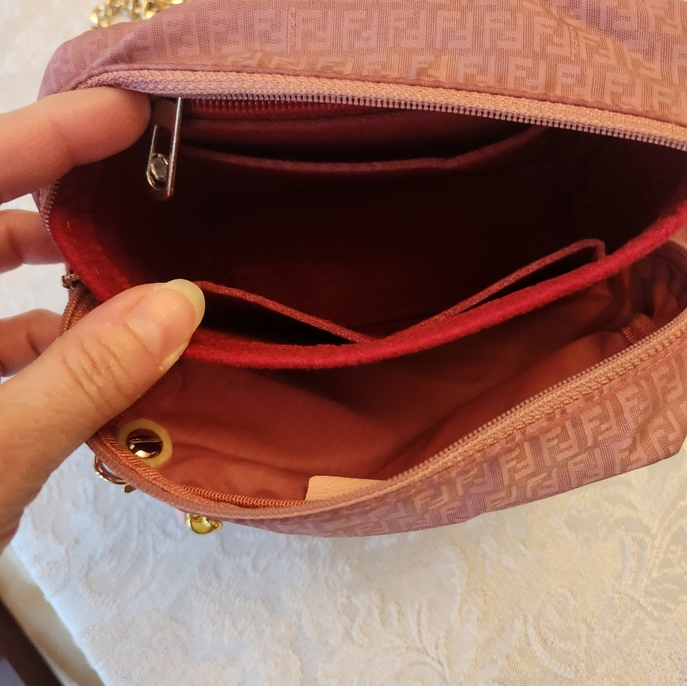 Fendi Signature Conversion Pouch Bag🩷 - Picture 4 of 16